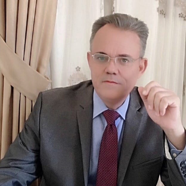 الطبل والمزمار في حضرة صاحب القرار