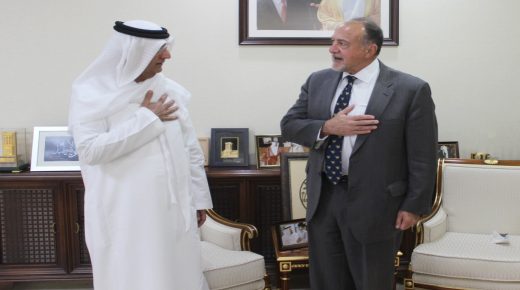 سفير الإمارات في عمان يلتقي سفير الولايات المتحدة