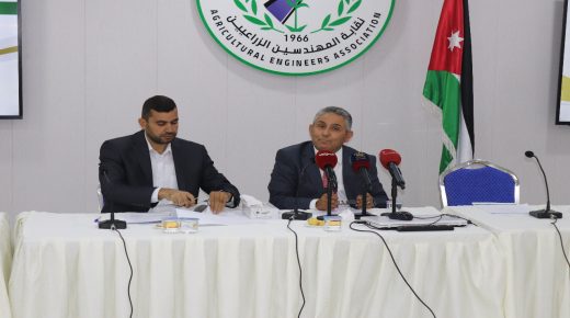 ” الزراعيين” تطالب بوضع القطاع الزراعي على رأس اولويات الحكومةالفلاحات: لابد من قرارات سريعة تساهم في انقاذ القطاع