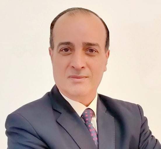 لا تسهم بتزييف الواقع .. كن مع الحق