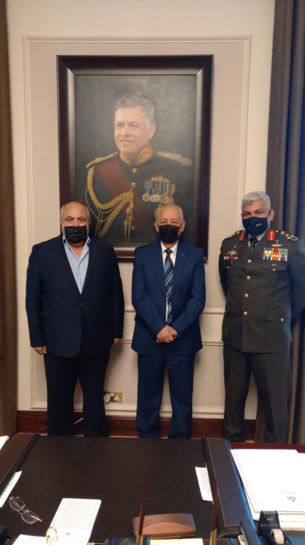 العيسوي لا يتعامل في بيت الأردنيين من برج عاجي