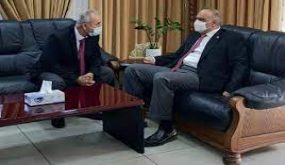 رئيس الوزراء يقوم بزيارة لدائرة ضريبة الدخل والمبيعات