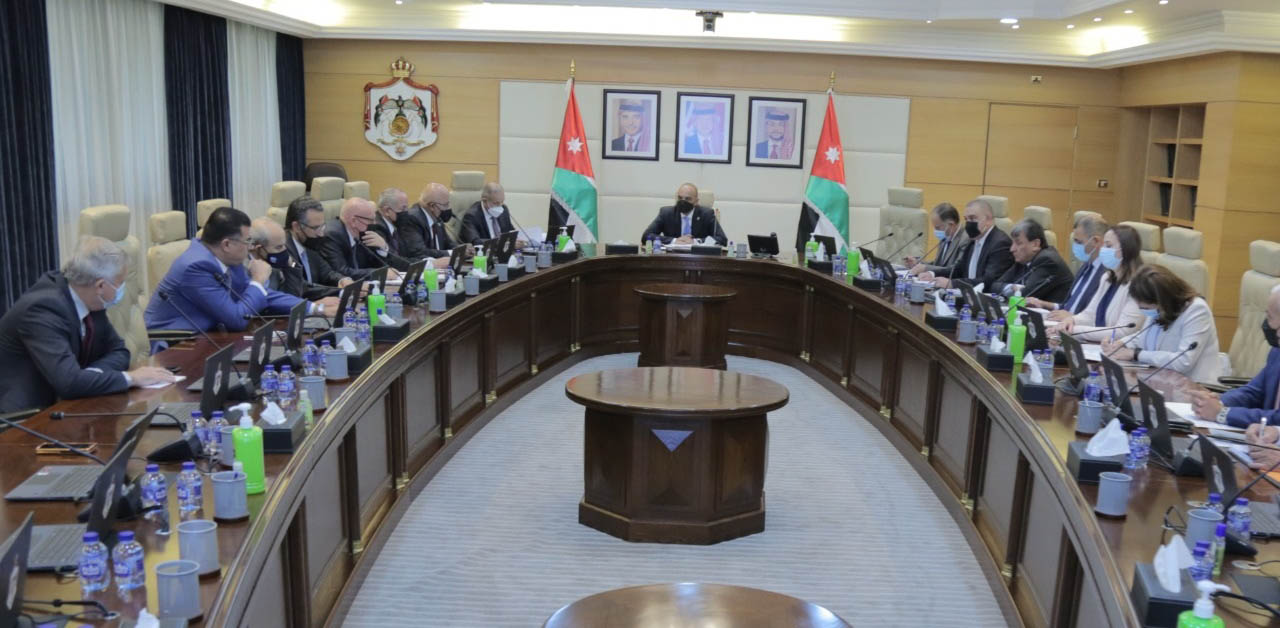 مجلس الوزراء يوافق على اعفاء شركات القطاع البحري