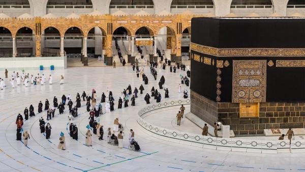 شركات: اشتراط السفر جواً يضعف الإقبال على العمرة