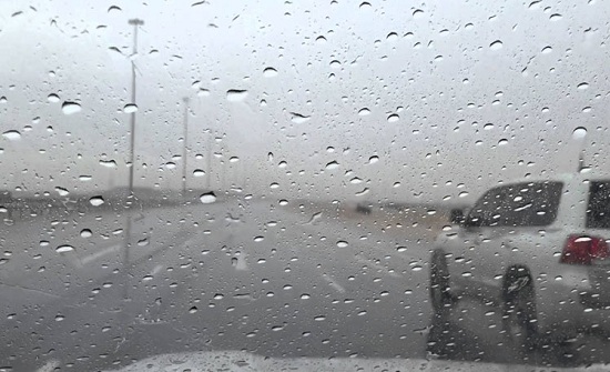 زخات مطرية في أجزاء من المناطق الجنوبية