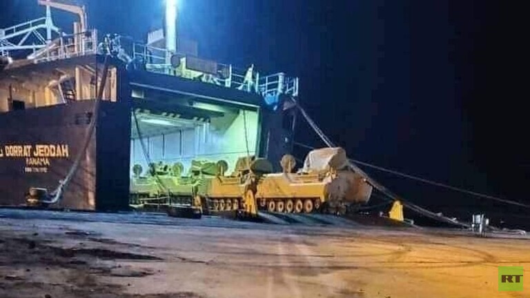 انسحاب قوة عسكرية سعودية كبيرة من عدن ..صور ..