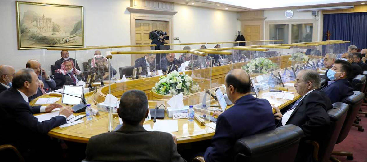 مجلس الوزراء يقرِّر إعادة عدد من المعلِّمين الذين أحيلوا إلى التقاعد المبكر إلى عملهم