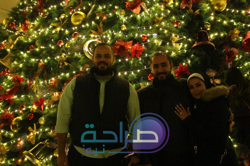 إيجل هيلز الاردن تضيء شجرة عيد الميلاد