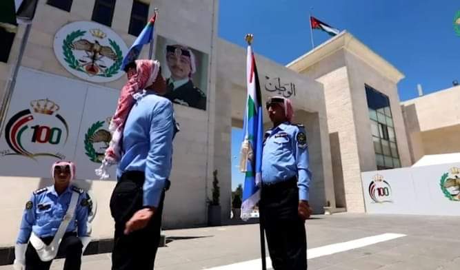 اهداء من نشامى ونشميات الأمن العام إلى القائد الأعلى ” يا دارنا”