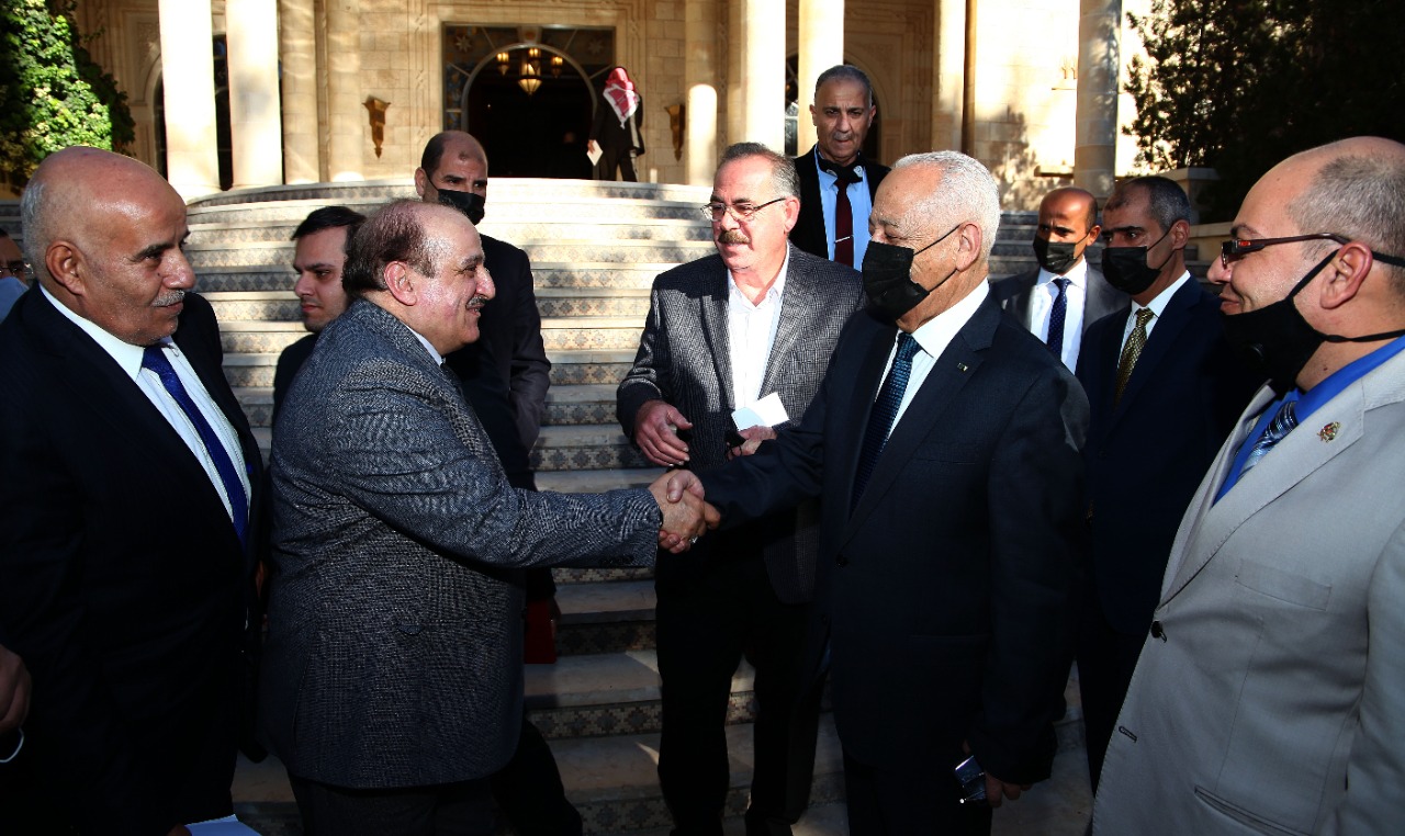 بالصور .. العيسوي يلتقي وفدا من فريق مبادرون برئاسة د عوجان