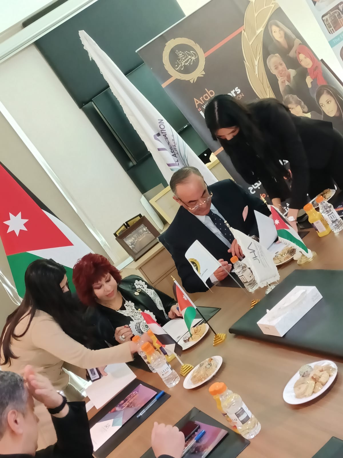 بالصور .. توقيع اتفاقية تعاون بين جمعية الفنادق الأردنية واتحاد المستثمرات العرب بجمهورية مصر العربية
