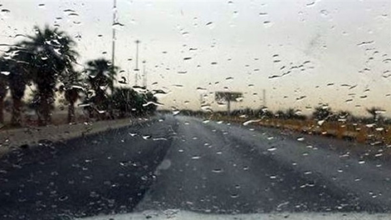 الأجواء اليوم : باردة، وغائمة جزئياً وزخات متفرقة والأرصاد تُحذر