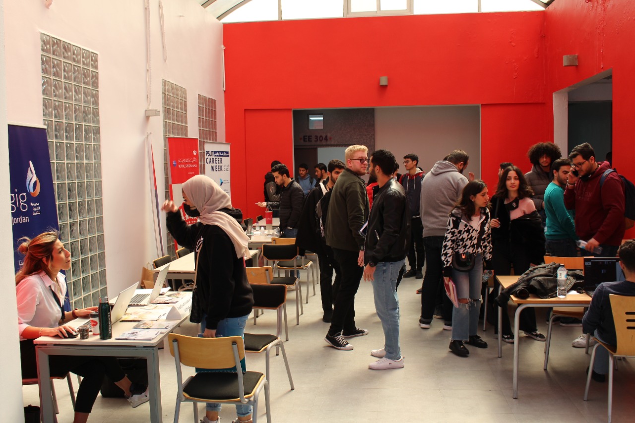 معرض “وظيفتي من جامعتي” في جامعة الأميرة سمية للتكنولوجيا