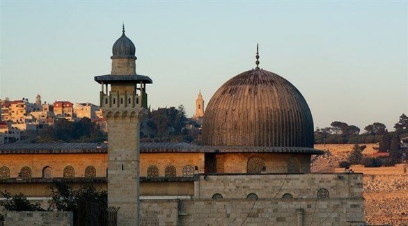 اسرائيل تمنع رفع أذان العشاء والصلاة في الأقصى