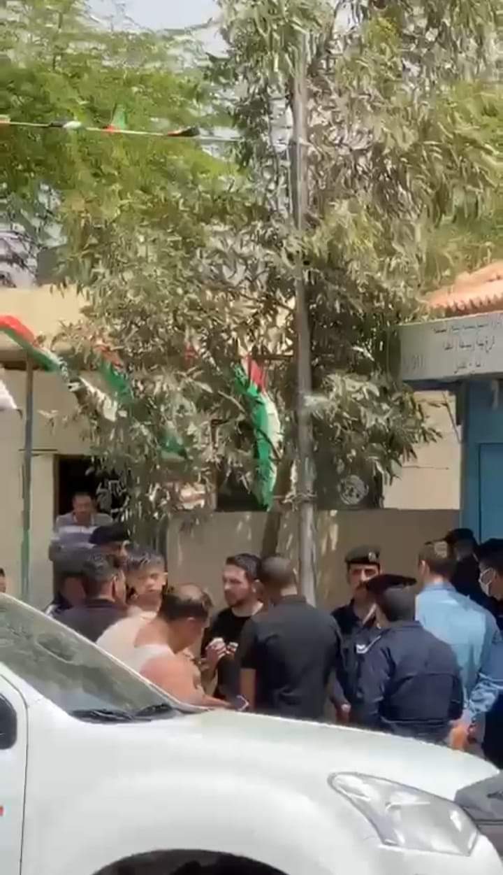 نائب الملك يتفقد إحدى محطات شرطة حماية البيئة والسياحة في العقبة