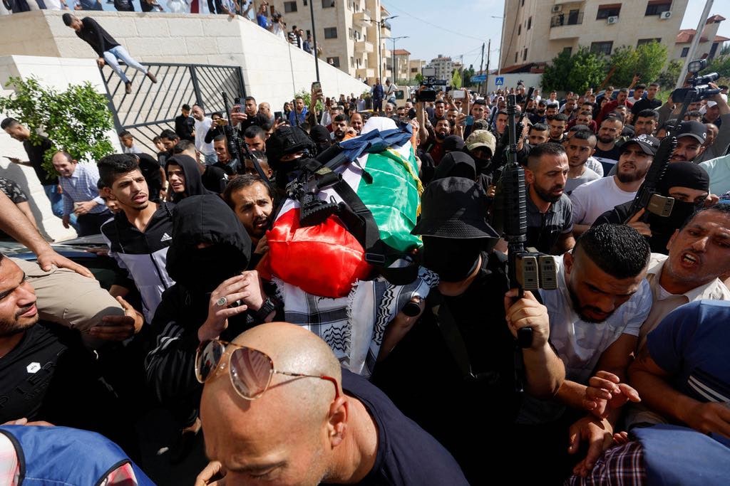 فيديو تشييع جثمانها ” أبو عاقلة استشهدت برصاص قناصة “