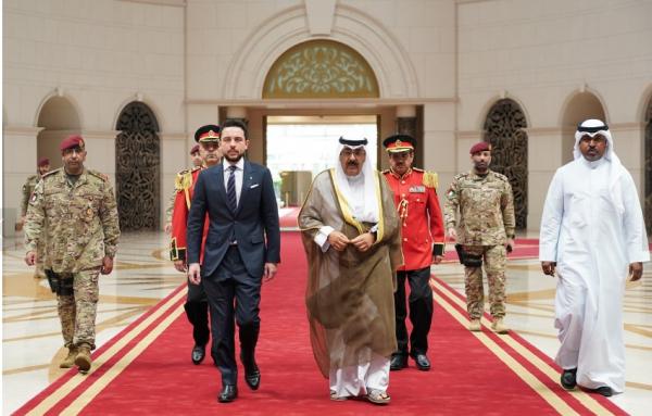 ولي العهد يصل الكويت