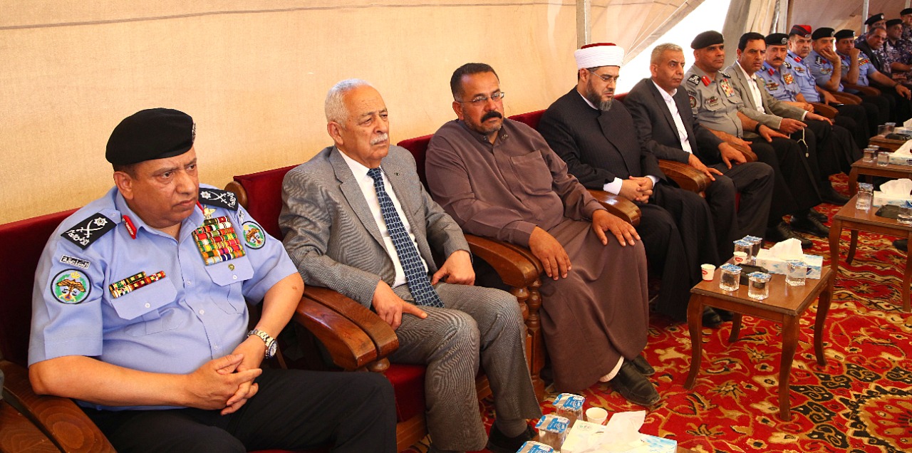 مندوبا عن الملك.. العيسوي يقدم العزاء لذوي الشهيد الخرابشة