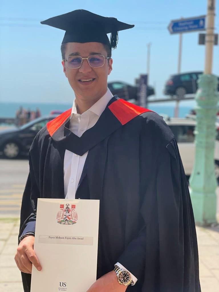 مبارك تخرج نجل د محسن ابو عوض من جامعة ساسكس البريطانية