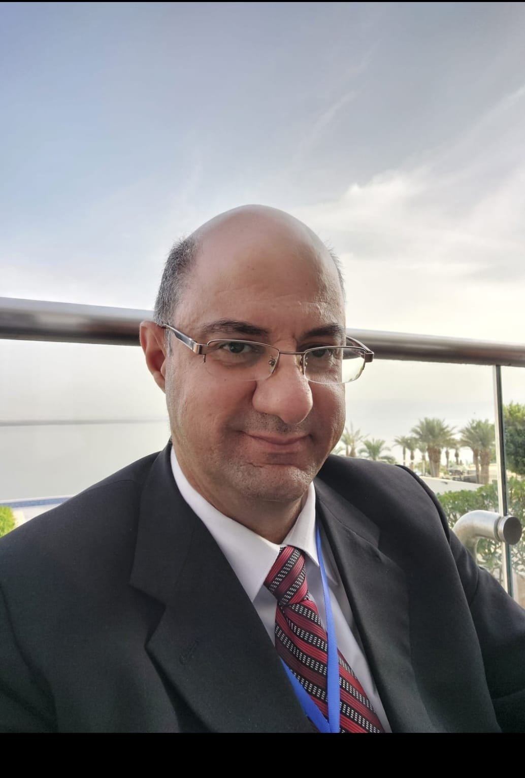اتركهم يتهامسون…
