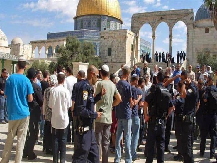 مستوطنون يقتحمون الأقصى بحماية قوات الاحتلال