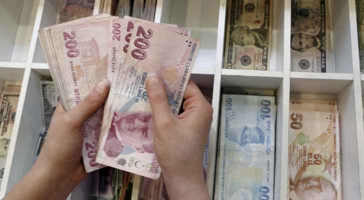 الليرة التركية في انحدار أمام الدولار