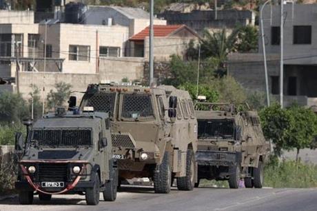 الاحتلال يعتقل 7 فلسطينيين من نابلس بينهم أربعة أشقاء