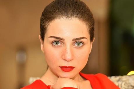 شبيهة هندية للفنانة مي عز الدين .. صور