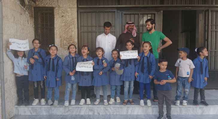 اعتصام أولياء أمور في معان بسبب النمل الأبيض والتربية ترد