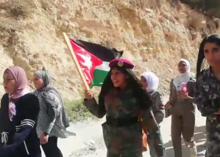 مركز شابات الجدعا ينظم مسير كشفي