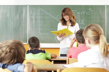 تضامن بمناسبة يوم المعلم: 90 ألف معلمة للعام الدراسي الحالي في المملكة