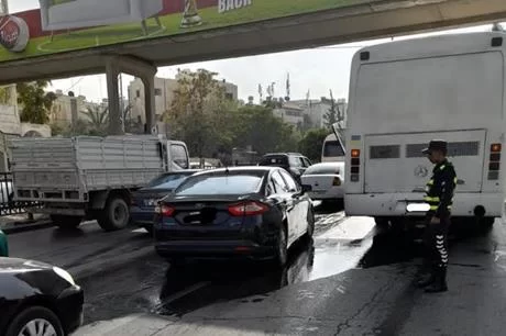 تعطل حافلة بالقرب من دوار الداخلية