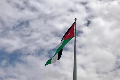 مطالب بتمديد أوامر الدفاع لإدامة الحماية للعمال