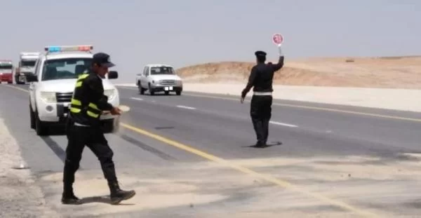 ضبط "ديانا" محملة بـ19 راكبا بالصندوق الخلفي